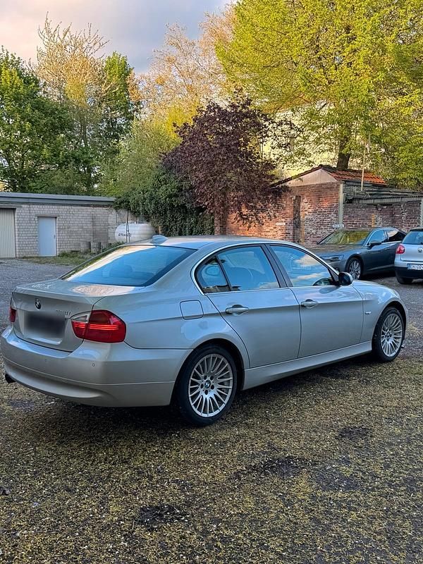 Second-hand BMW 325 218 CP (160 kW) 2006 Argintiu Berlinǎ