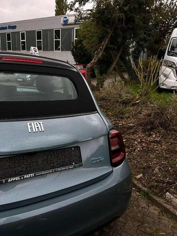 Gebraucht Fiat 500e Icon 86 kW (118 PS) 2022 Colore esterno (eis blau)metallic Cabrio