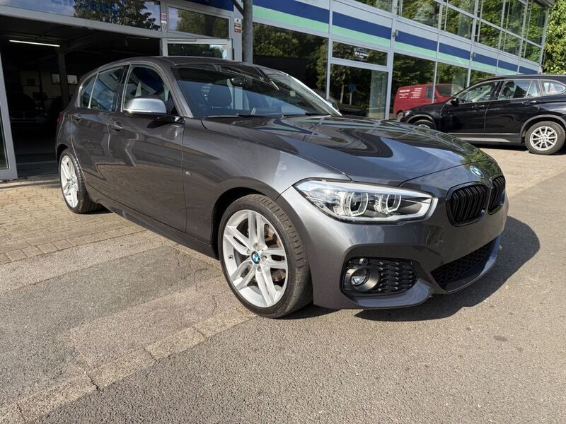 Grau Gebraucht 2017 BMW 120 M Sport Kleinwagen | 17.399 € (Guter Preis) - Bild 1/4