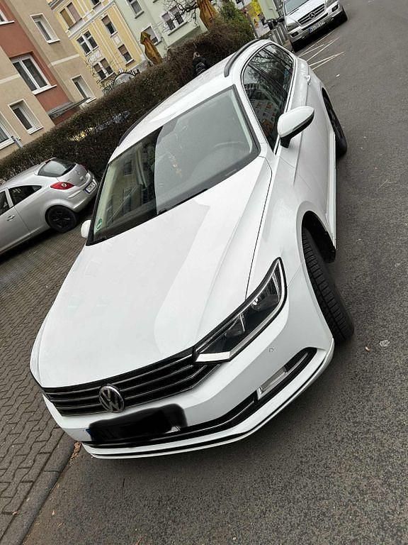 Gebraucht VW Passat 150 PS (110 kW) 2015 Weiß Kombi
