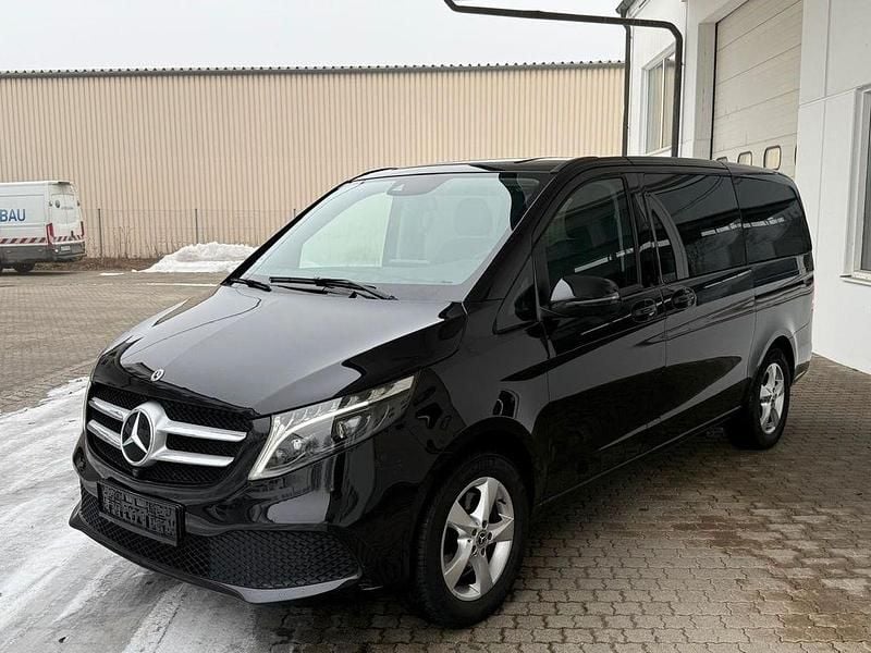 Gebraucht Mercedes V220 Avantgarde 163 PS (119 kW) 2024 Schwarz Van / Kleinbus