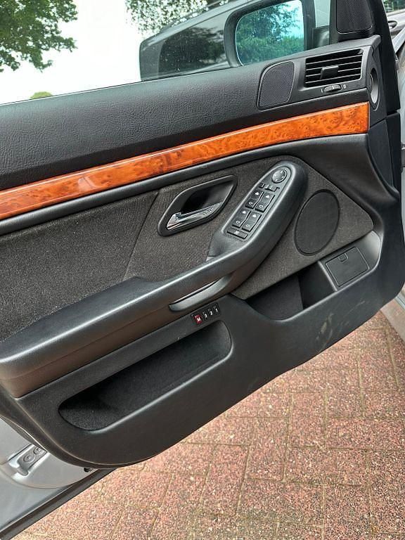 Gebraucht BMW 528 193 PS (141 kW) 1997 Silber Limousine