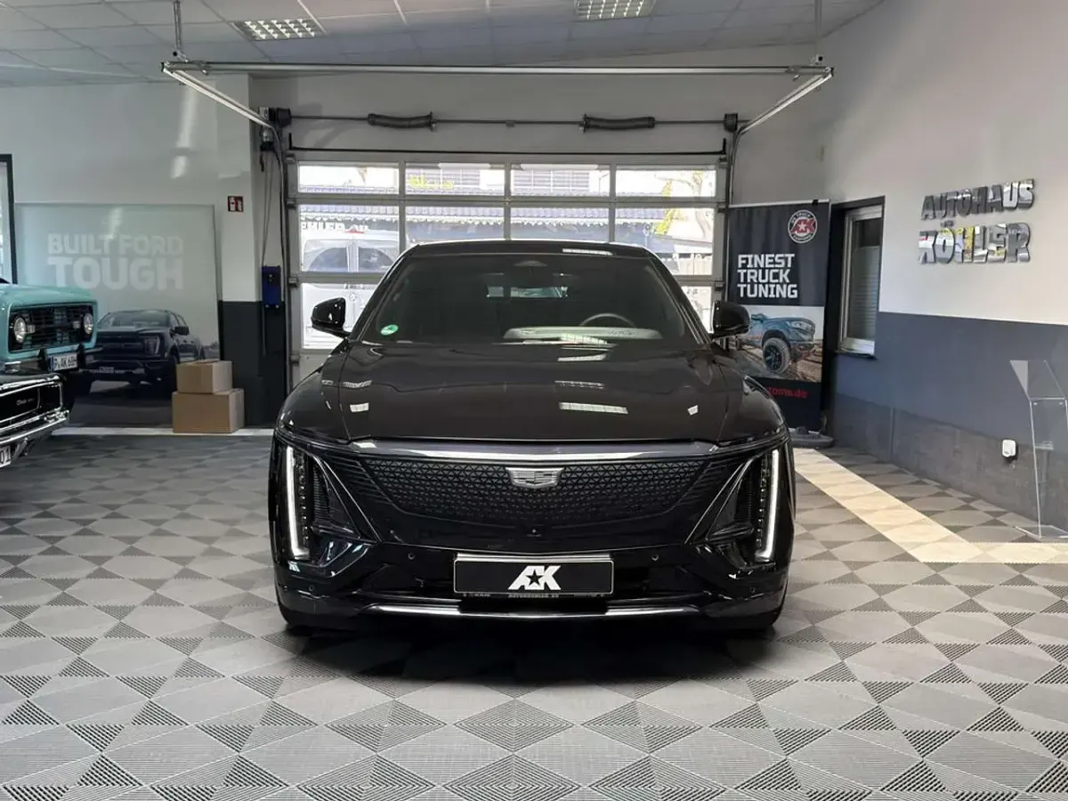 Second-hand Cadillac LYRIQ 388 kW (528 CP) 2025 Negru SUV