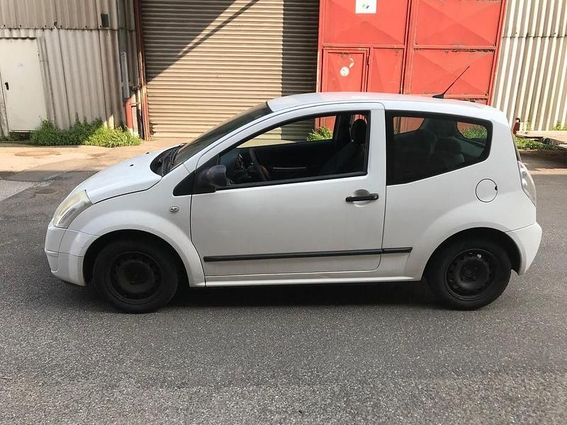 Weiß Gebraucht 2008 Citroën C2 Advance Kleinwagen | 2.000 € (Fairer Preis) - Bild 1/4