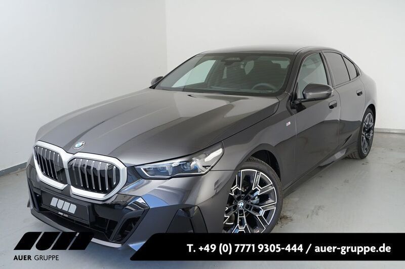 Grau Neu 2025 BMW 520 M Sport Limousine | 67.990 € (Teuer) - Bild 1/4