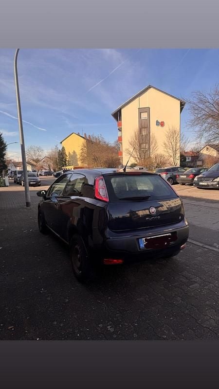 Blau Gebraucht 2012 Fiat Punto Evo Kleinwagen | 1.999 € (Guter Preis) - Bild 1/4