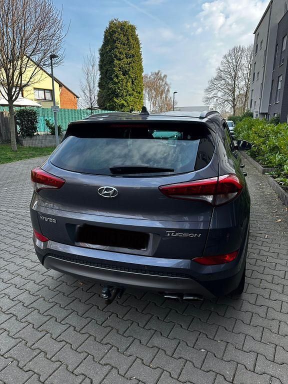 Gebraucht Hyundai Tucson Advantage 177 PS (130 kW) 2016 Grau SUV