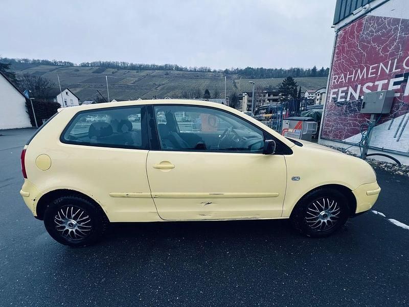 Gebraucht VW Polo 75 PS (55 kW) 2003 Gelb Limousine