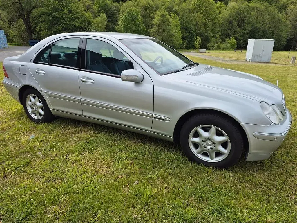 Gebraucht Mercedes C200 Elegance 116 PS (85 kW) 2000 Silber Limousine