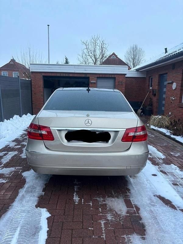 Gebraucht Mercedes E220 Elegance 170 PS (125 kW) 2012 Gelb Limousine
