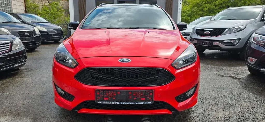 Gebraucht Ford Focus ST-Line 150 PS (110 kW) 2017 Rot Limousine