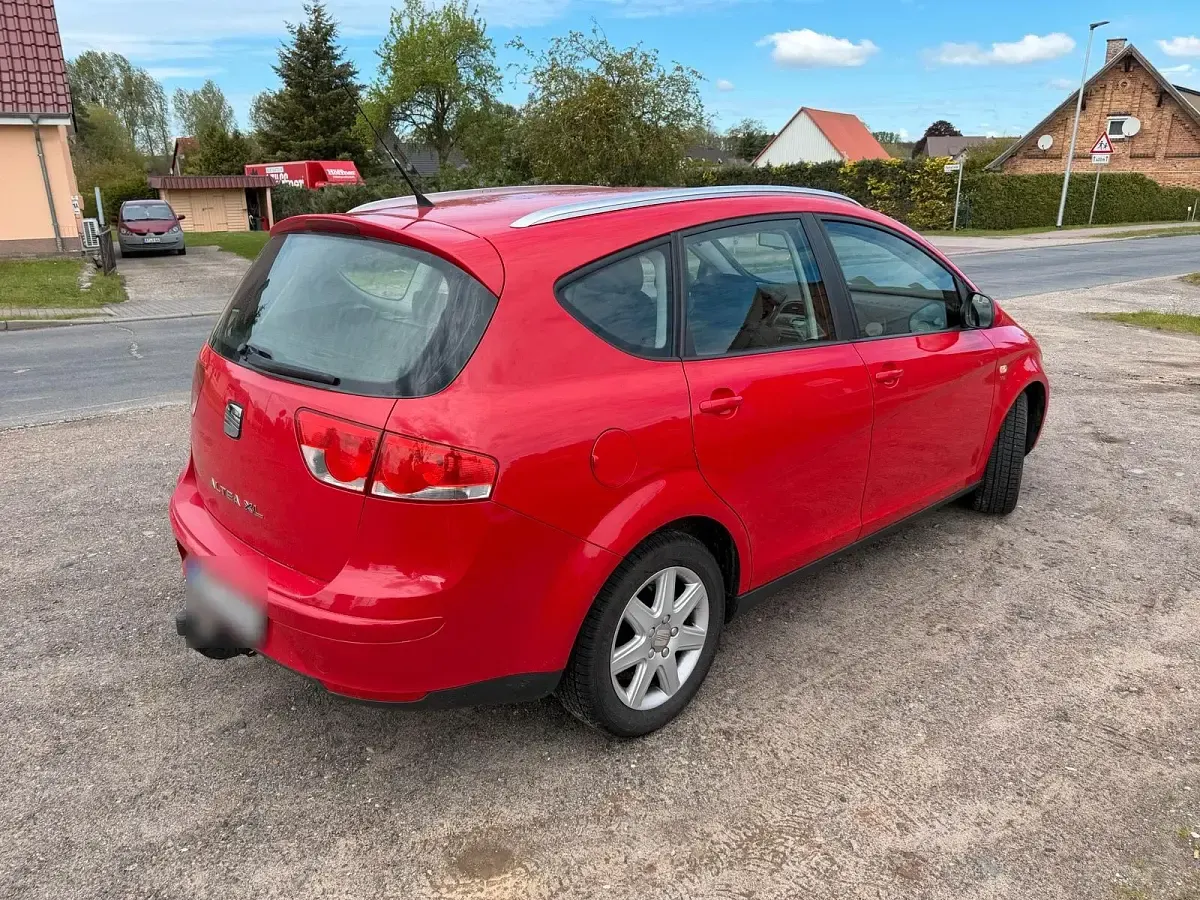 Gebraucht Seat Altea 125 PS (91 kW) 2008 Rot Limousine