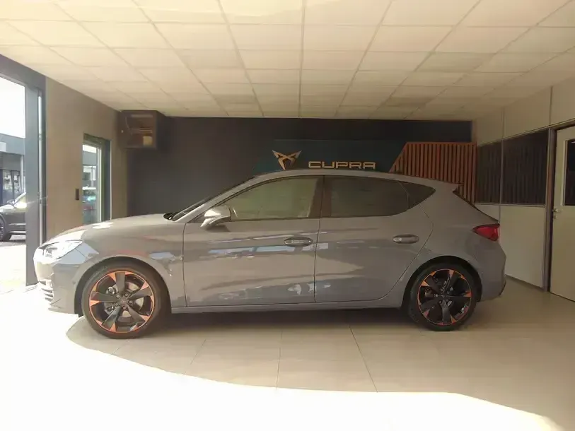 Second-hand Cupra Leon 150 CP (110 kW) 2023 Gri Coupe