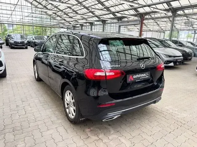Gebraucht Mercedes B250e Progressive 160 PS (117 kW) 2022 Schwarz Van / Kleinbus