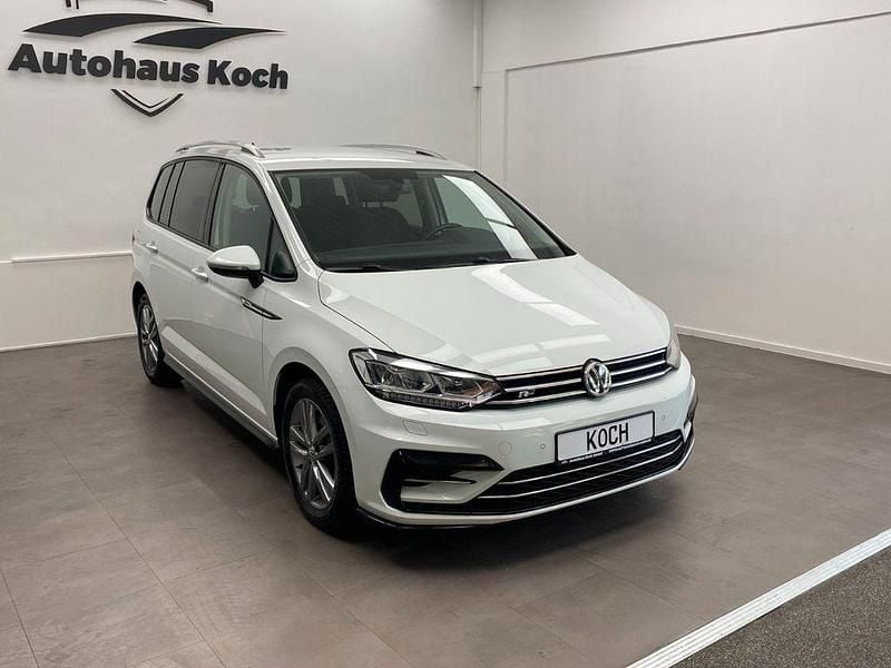 Sonderlakierung pure white Gebraucht 2019 VW Touran R-line Van / Kleinbus | 24.900 € (Fairer Preis) - Bild 1/4