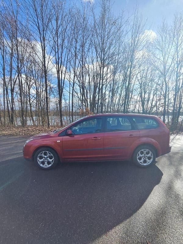 Brugt Ford Focus 309 HK (227 kW) 2006 Rød Stationcar