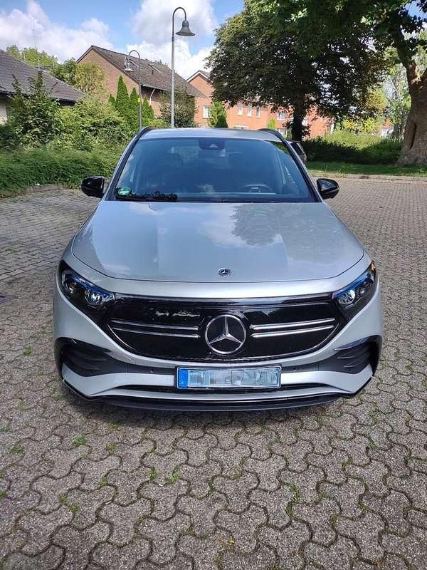 Silber Gebraucht 2023 Mercedes EQA250 SUV | 32.800 € (Guter Preis) - Bild 1/4