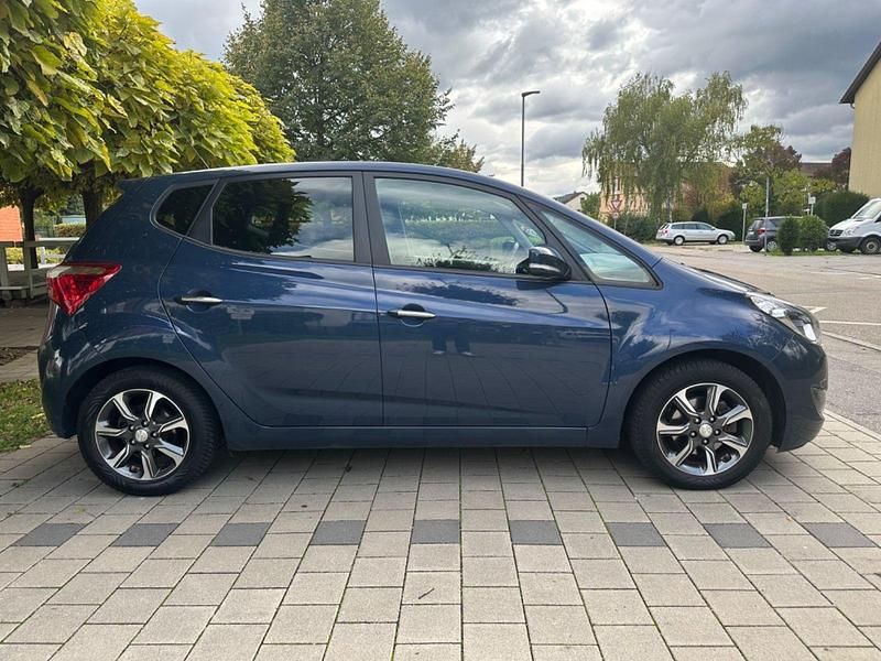 Gebraucht Hyundai i20 Space Plus 90 PS (66 kW) 2018 Blau Van / Kleinbus