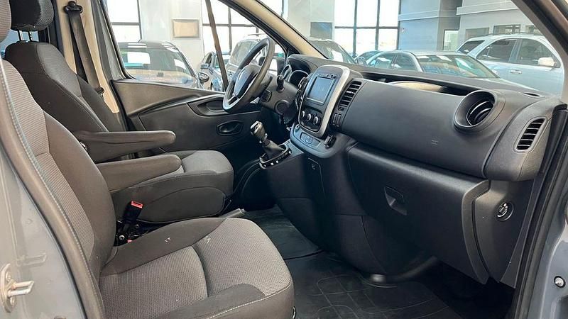 Gebraucht Renault Trafic Komfort 145 PS (106 kW) 2020 Grau Van / Kleinbus