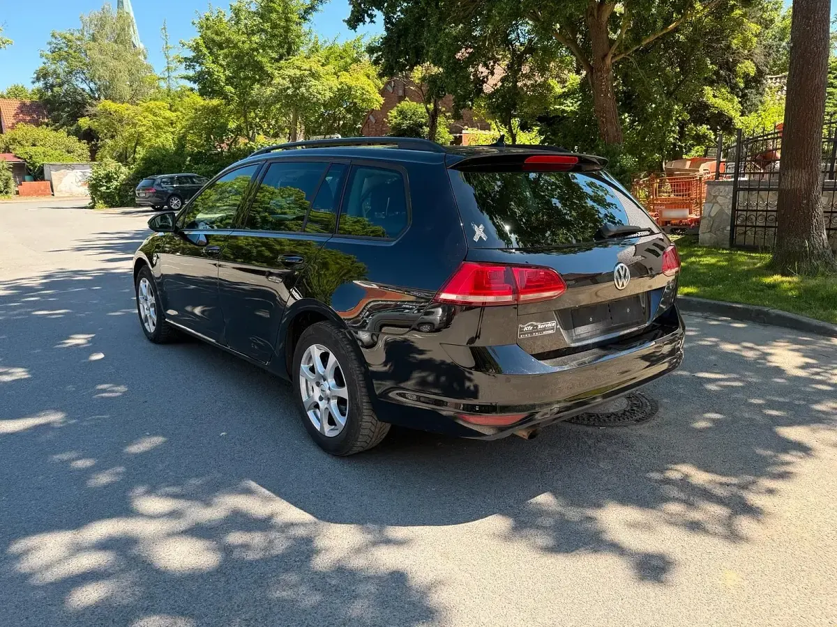 Second-hand VW Golf VII 105 CP (77 kW) 2015 Negru Break
