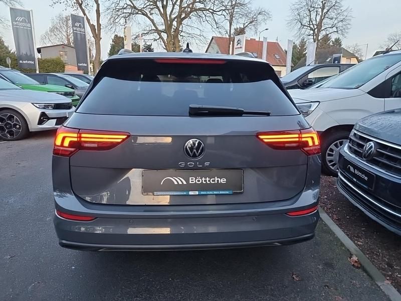 Gebraucht VW Golf VIII Life 116 PS (85 kW) 2025 Delfingrau metallic Kombi