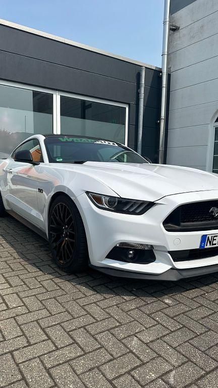 Weiß Gebraucht 2017 Ford Mustang Coupé | 34.999 € (Superpreis) - Bild 1/4