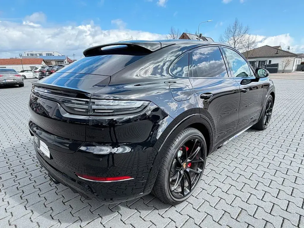 Gebraucht Porsche Cayenne Coupe GTS 460 PS (338 kW) 2023 Tiefschwarz SUV