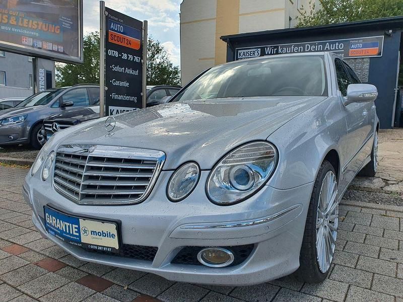 Silber Gebraucht 2008 Mercedes E230 Elegance Limousine | 9.980 € (Superpreis) - Bild 1/4