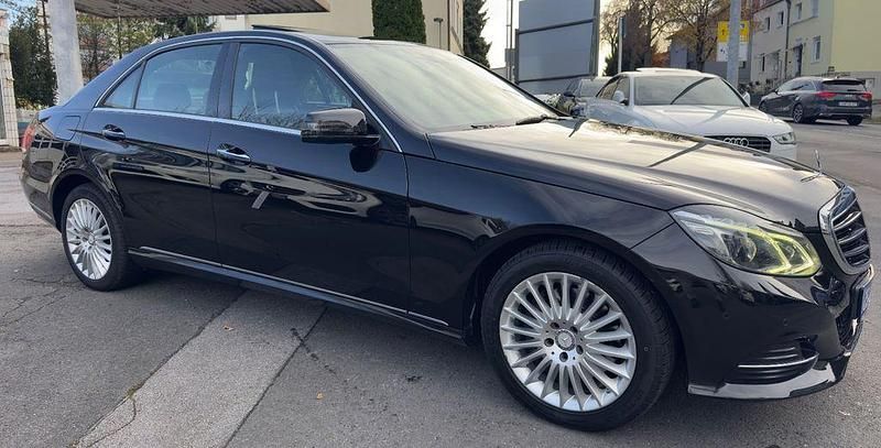 Gebraucht Mercedes E300 252 PS (185 kW) 2015 Schwarz Limousine