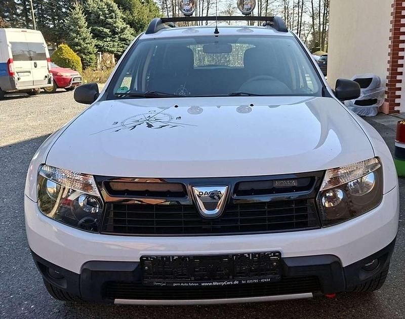 Second-hand Dacia Duster 105 CP (77 kW) 2013 Alb SUV