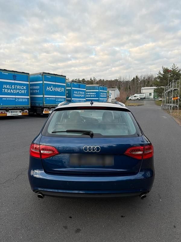 Gebraucht Audi A4 245 PS (180 kW) 2013 Blau Kombi
