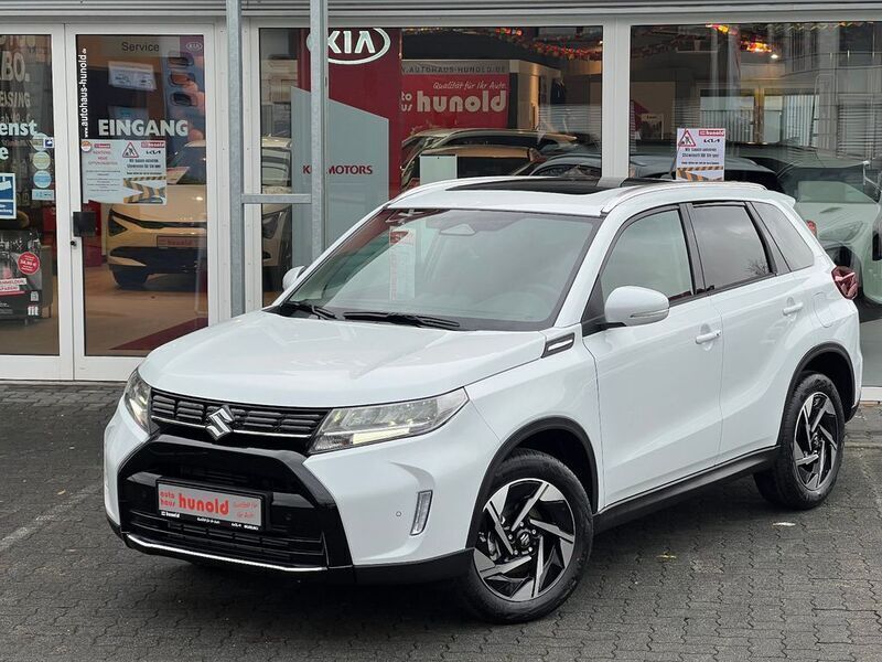 Weiß Neu 2024 Suzuki Vitara Comfort+ SUV | 27.845 € (Fairer Preis) - Bild 1/4