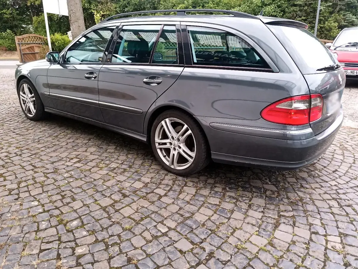 Gebraucht Mercedes E220 Avantgarde 170 PS (125 kW) 2006 Grau Kombi