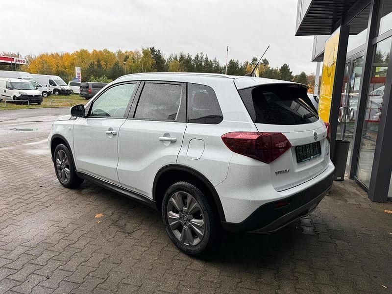 Gebraucht Suzuki Vitara 116 PS (85 kW) 2025 Weiss SUV