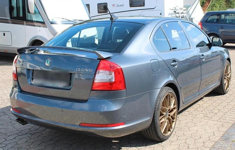 Gebraucht Skoda Octavia RS 200 PS (147 kW) 2011 Grau Limousine