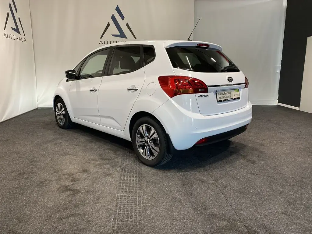 Gebraucht Kia Venga Spirit 125 PS (91 kW) 2016 Weiß Kleinwagen