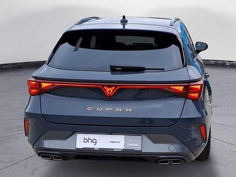 Second-hand Cupra Leon 150 CP (110 kW) 2025 Albastru Break