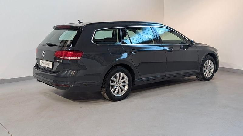 Gebraucht VW Passat 120 PS (88 kW) 2016 Grau Limousine