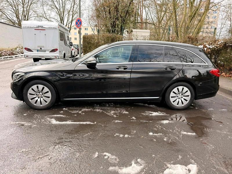 Gebraucht Mercedes C220 170 PS (125 kW) 2015 Schwarz Kombi
