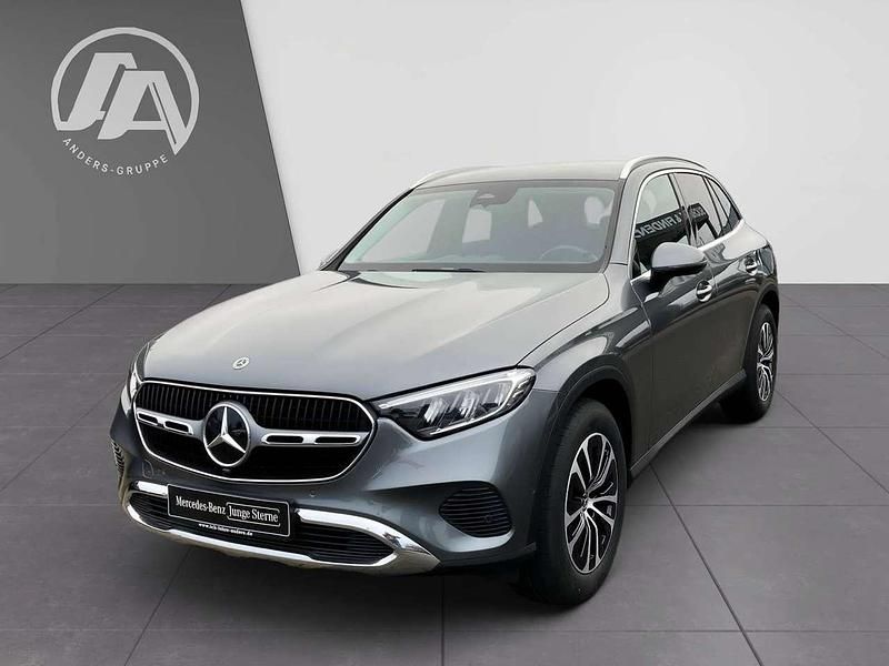 Gebraucht Mercedes GLC220 Avantgarde 197 PS (144 kW) 2023 Selenitgrau SUV
