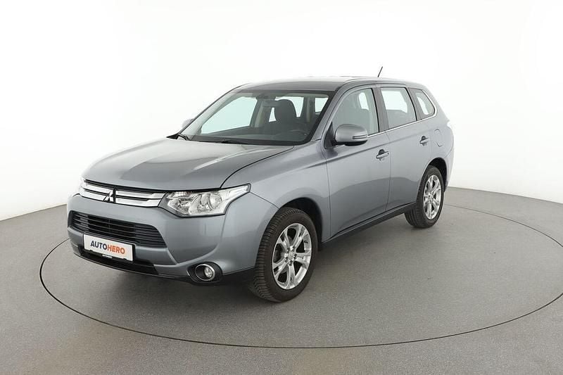 Grau Gebraucht 2015 Mitsubishi Outlander Classic Collection SUV | 12.500 € (Fairer Preis) - Bild 1/3