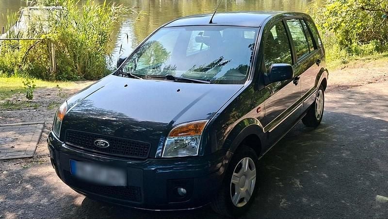 Grau Gebraucht 2012 Ford Fusion Kombi | 5.800 € (Teuer) - Bild 1/4