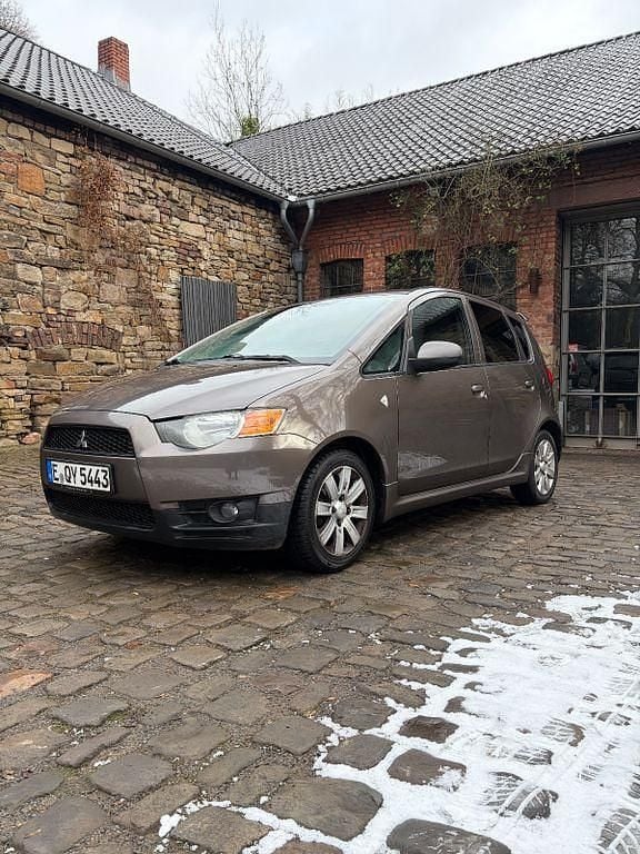 Braun Gebraucht 2013 Mitsubishi Colt Limousine | 2.900 € (Fairer Preis) - Bild 1/4