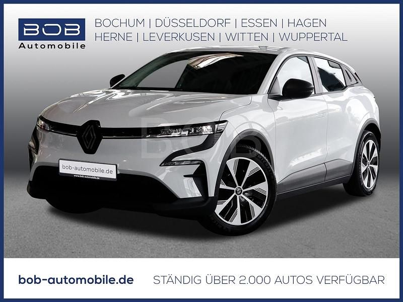 Weiß Gebraucht 2024 Renault Mégane Evolution Limousine | 30.887 € (Etwas zu teuer) - Bild 1/3