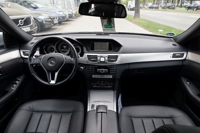 Gebraucht Mercedes E220 Avantgarde 170 PS (125 kW) 2014 Silber metallic Kombi