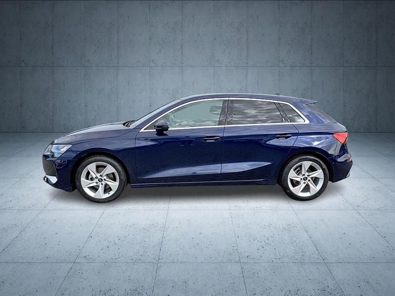 Używany Audi A3 Advanced Plus 116 KM (85 kW) 2024 Niebieski Sedan/Limuzyna