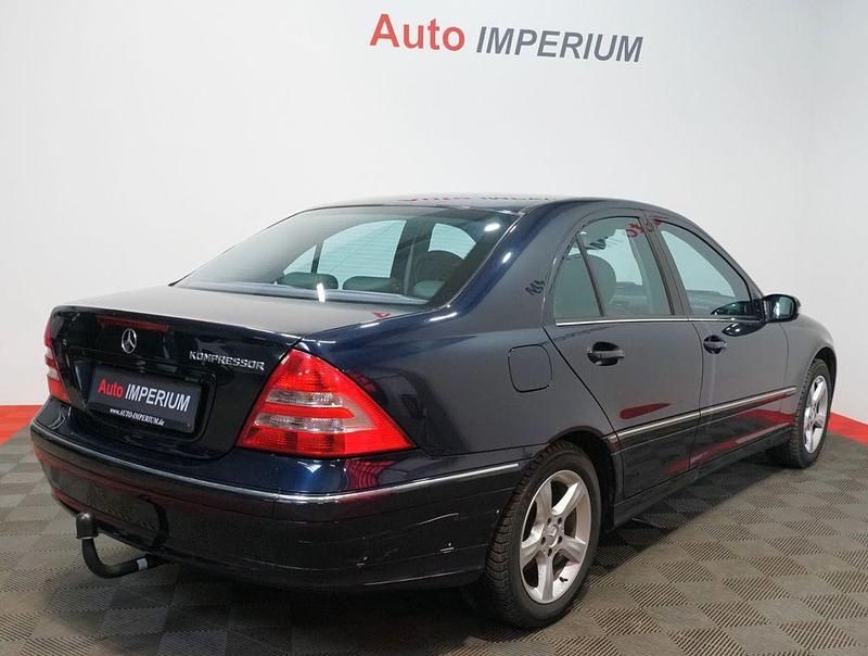 Gebraucht Mercedes C180 143 PS (105 kW) 2005 Blau Limousine
