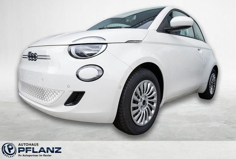 Weiss Gebraucht 2023 Fiat 500e Basis Kleinwagen | 21.590 € (Guter Preis) - Bild 1/4