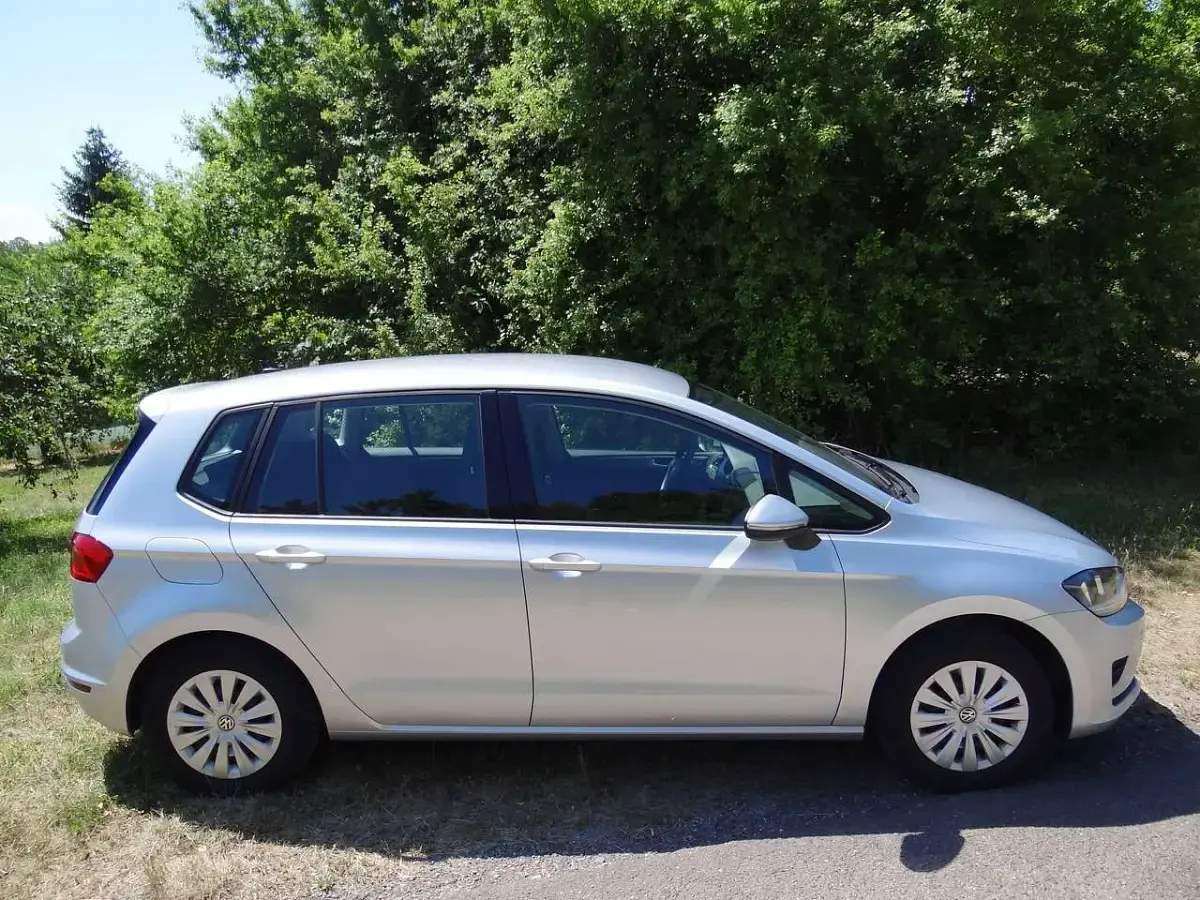 Gebraucht VW Golf VII Trendline 110 PS (80 kW) 2015 Reflexsilber Kombi