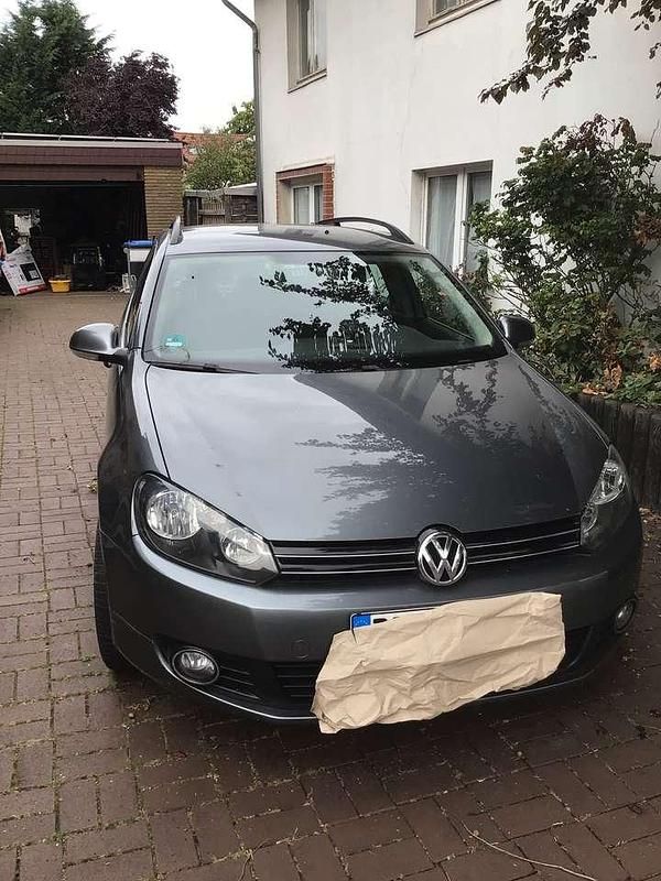 Grau Gebraucht 2011 VW Golf VI Kleinwagen | 3.999 € (Fairer Preis) - Bild 1/4
